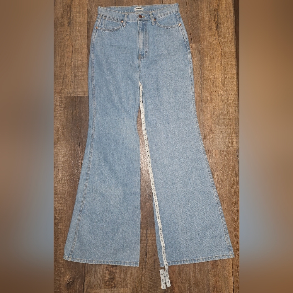 Wrangler Wanderer High-Rise Flare 30x34